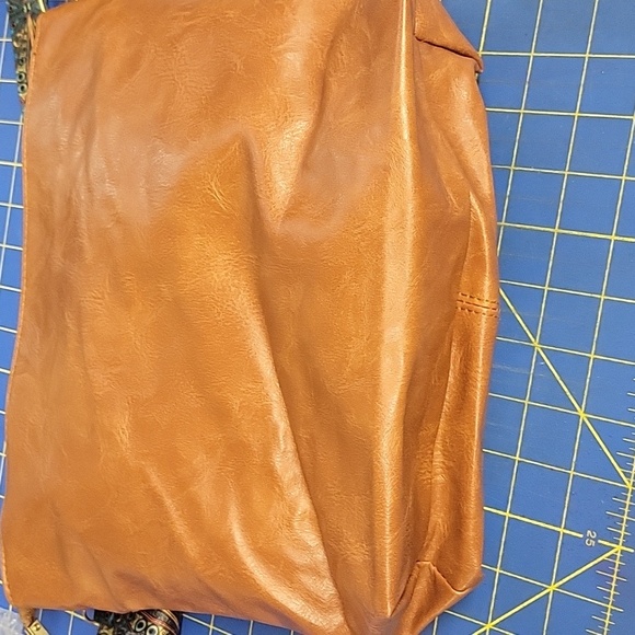 Brown Pleather Shoulder Bag Pattern 44" Adjustable Strap 13" x 9" x 3.5" - Picture 5 of 8